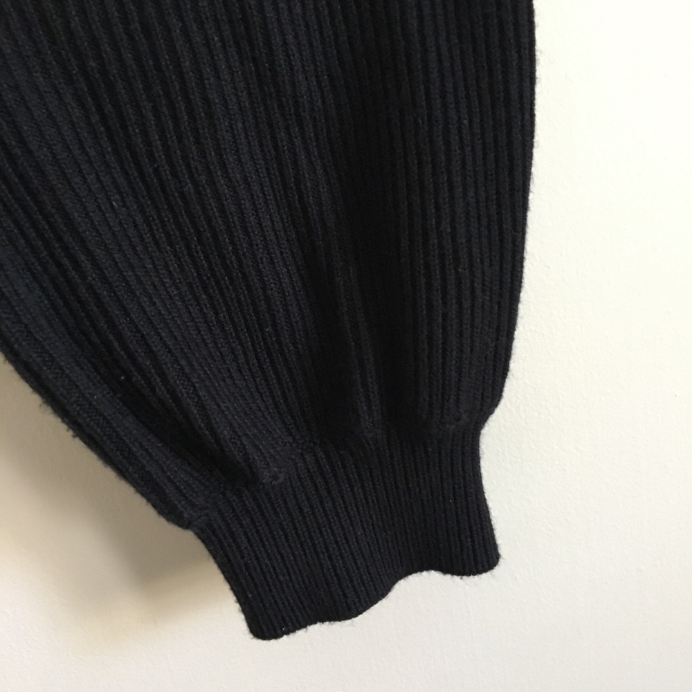 lululemon | black knit crop sweater, so comfy! - Picture 4 of 12